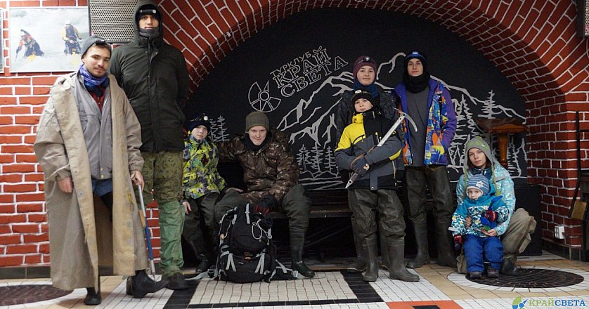 «ВЕРШИНЫ ХАБАРОВСКОГО КРАЯ» ОТКРЫЛ ТАЙНЫ ПОДЗЕМНОГО МИРА: УЧАСТНИКИ ПОКОРИЛИ ЛЕДЯНОЕ ЦАРСТВО РЕКИ ПЛЮСНИНКИ